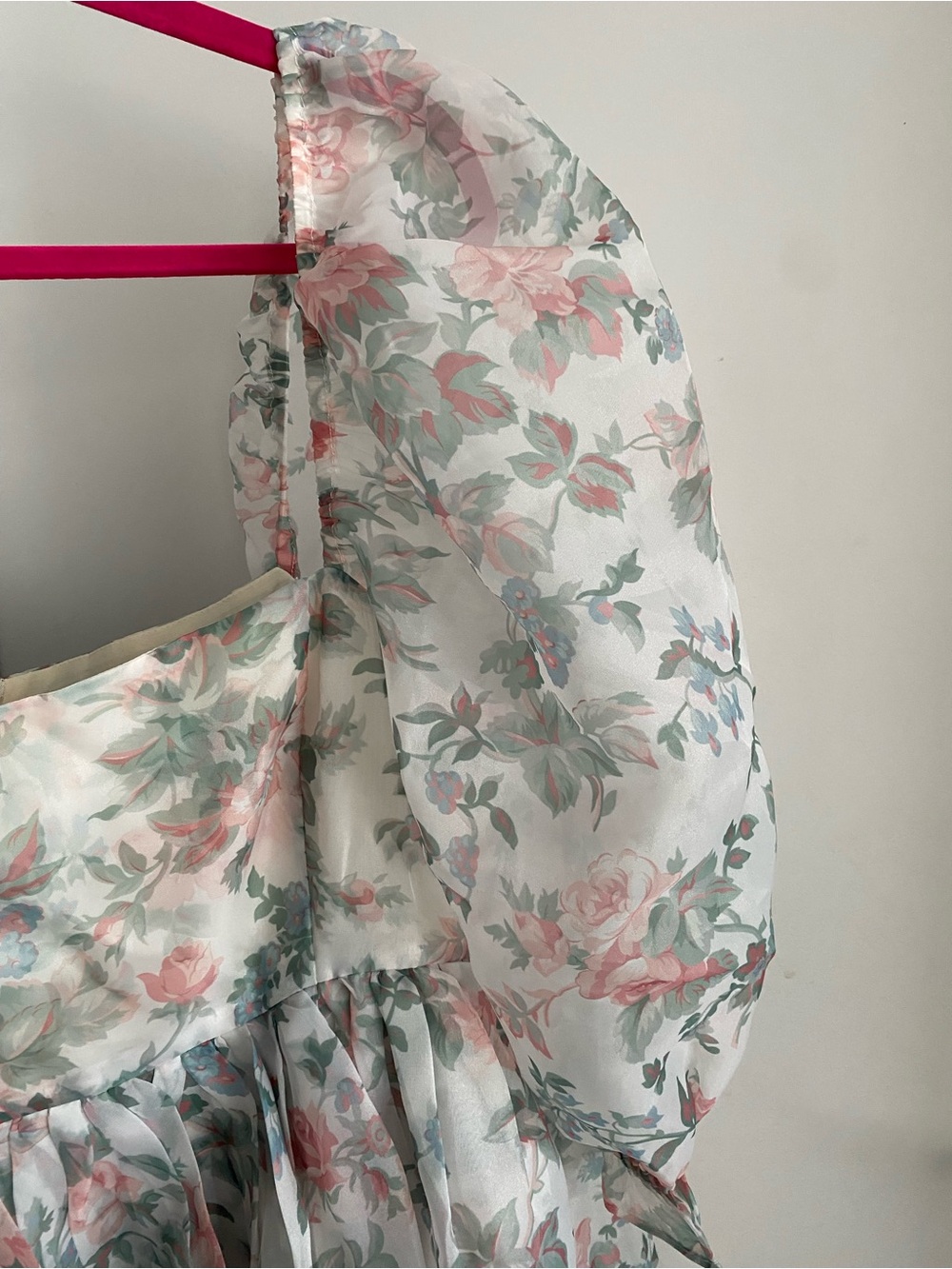 Selkie Floral Puff-Sleeve Midi Dress in Pale Pink and Sage - Picture 4 of 8